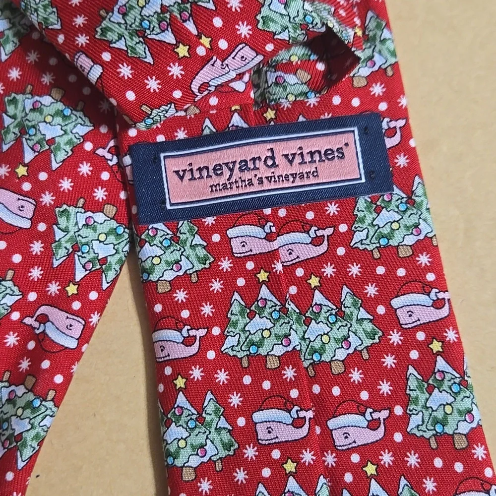 Vineyard Vines Boys Red Holiday Whaleland Holiday Christmad Silk Tie NEW